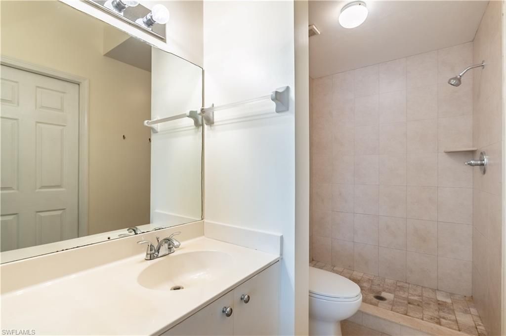 600 Saratoga Cir, Unit D--104, Naples, FL 34104 Photo