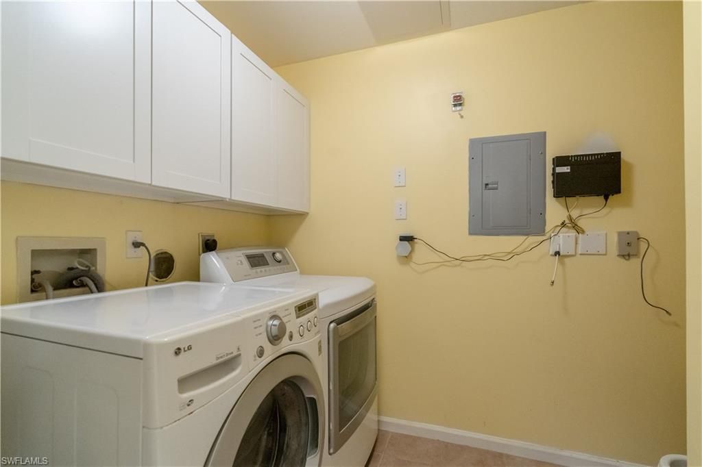 600 Saratoga Cir, Unit D--104, Naples, FL 34104 Photo