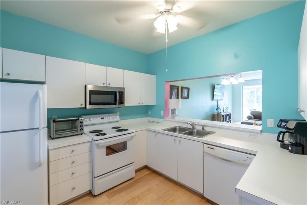 600 Saratoga Cir, Unit D--104, Naples, FL 34104 Photo