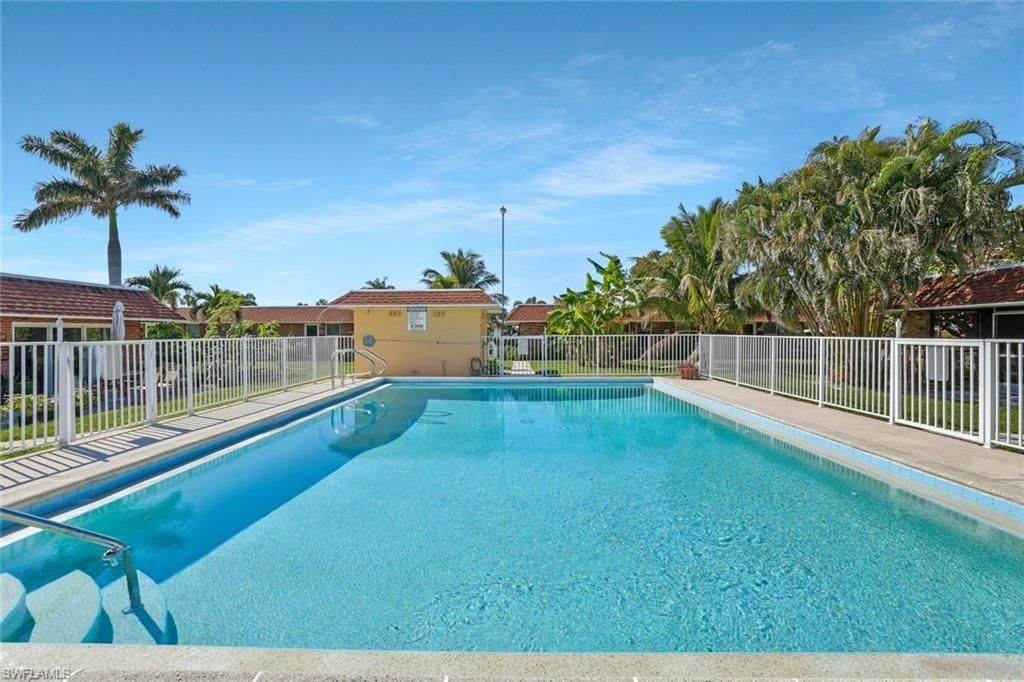 2710 Arbutus St, Unit B1, Naples, FL 34112 Photo