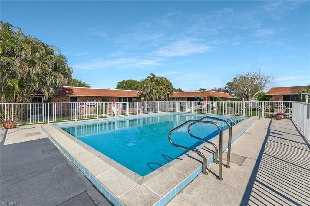2710 Arbutus St, Unit B1, Naples, FL 34112 Photo