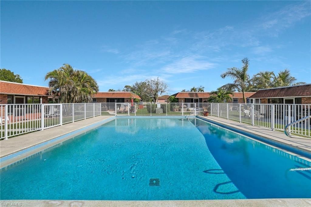2710 Arbutus St, Unit B1, Naples, FL 34112 Photo