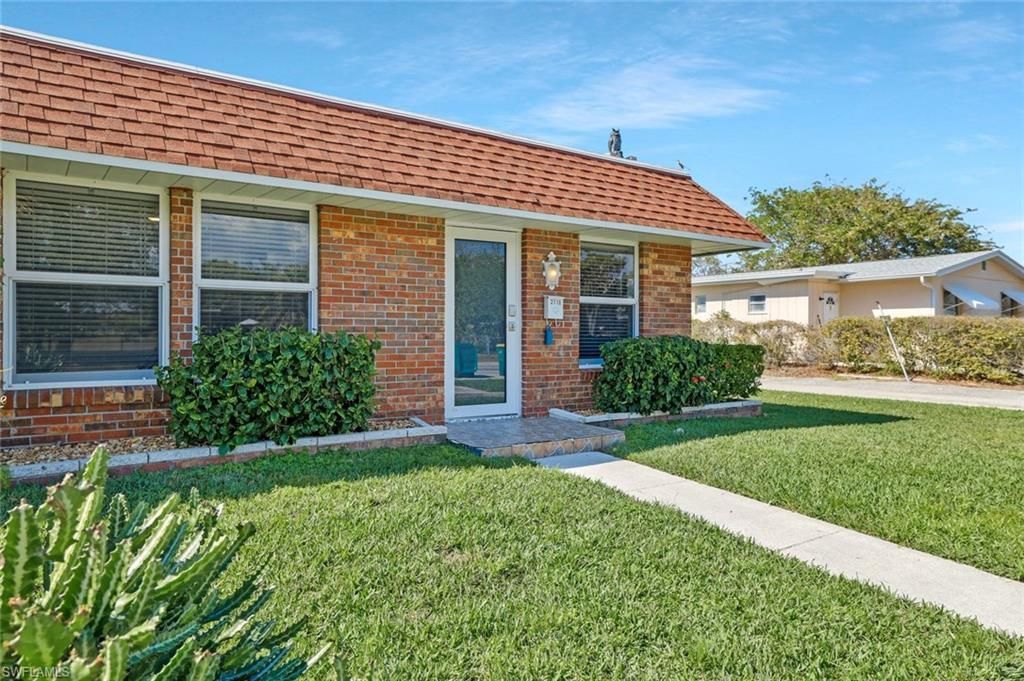 2710 Arbutus St, Unit B1, Naples, FL 34112 Photo
