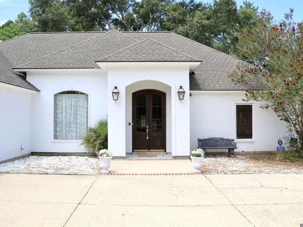 10825 Durmast Dr, Greenwell Springs, LA 70739
