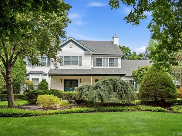 14 Dupont Court , Dix Hills, NY 11746