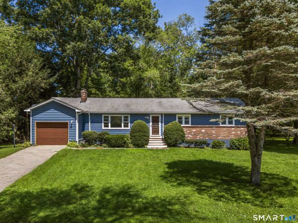 31 Ravenwood, North Stonington, CT 06359