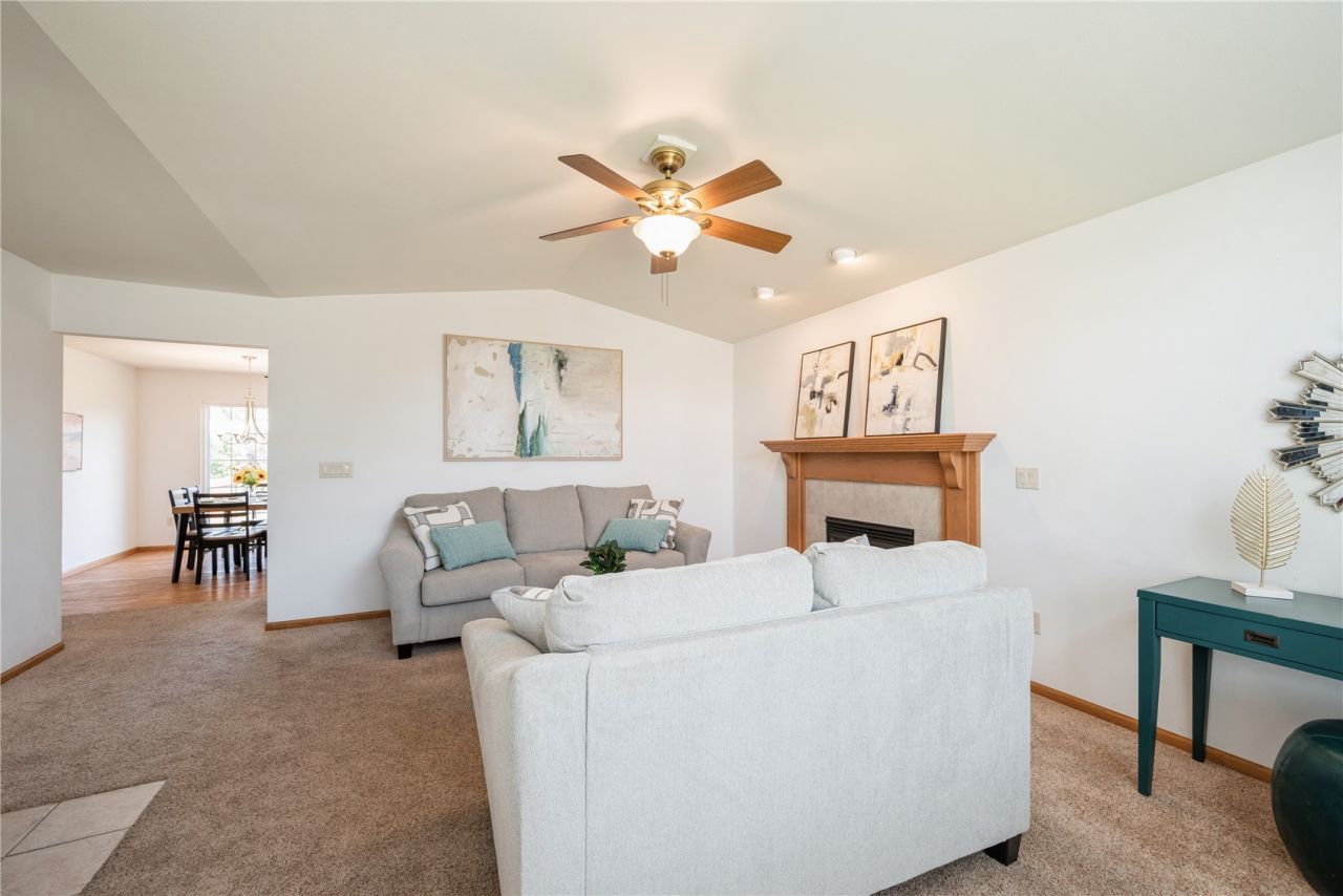 2622 Navajo Ave Sw, Cedar Rapids, IA 52404 Main Photo