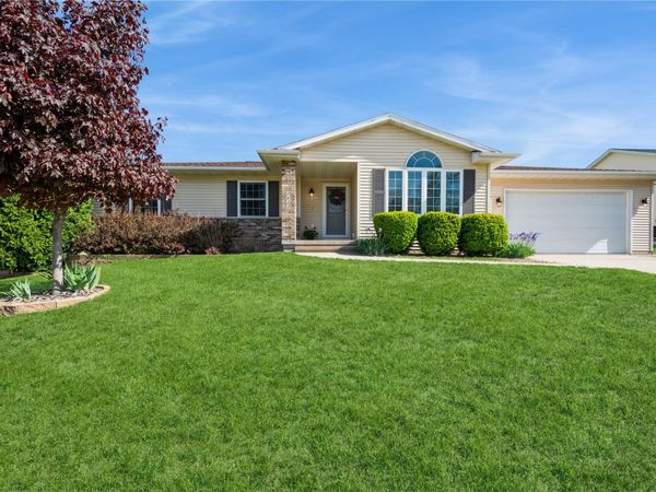 2622 Navajo Ave SW , Cedar Rapids, IA 52404