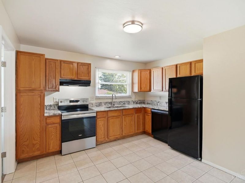 766 Hargrove Way, Forest Park, OH 45240 Photo 9