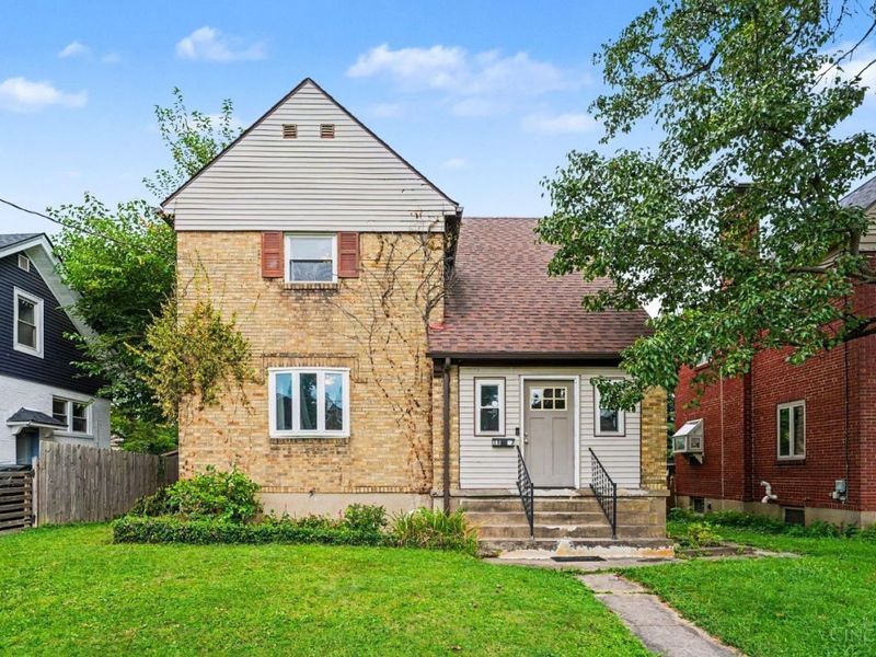1802 Waltham Avenue, North College Hill, OH 45239 Photo 2