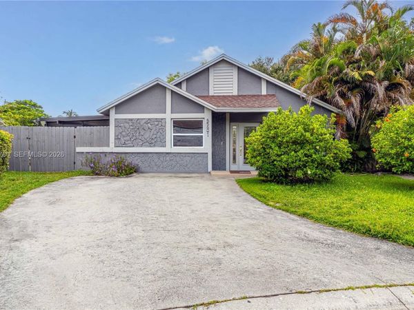 5560 SW 98th Way , Cooper City, FL 33328