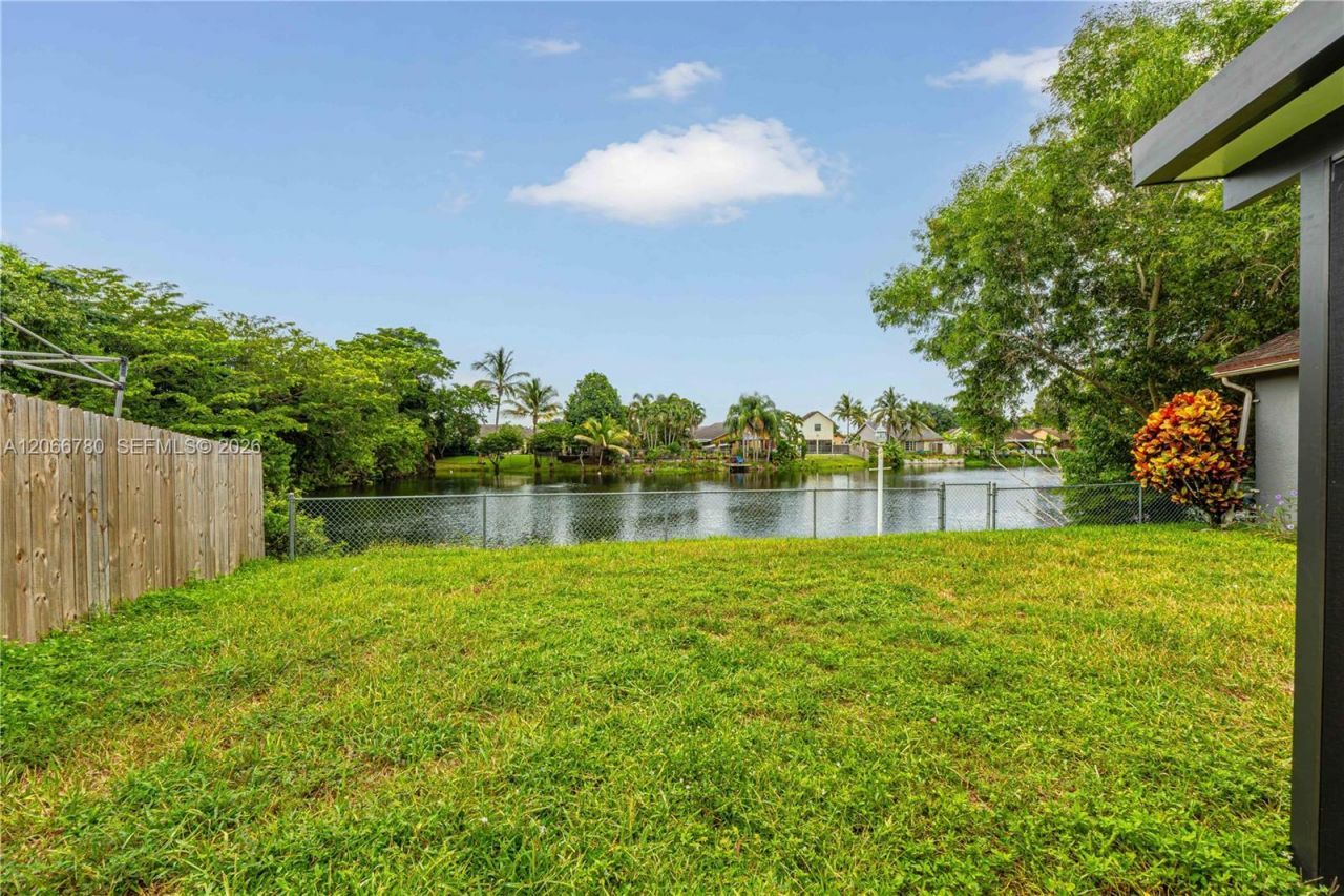 5560 SW 98th Way , Cooper City, FL 33328 Photo