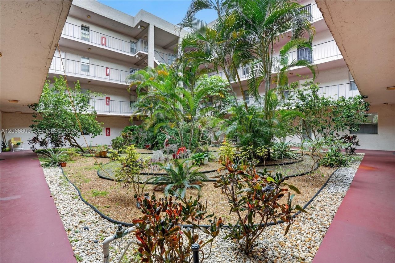 2821 Somerset Dr , Unit 317, Lauderdale Lakes, FL 33311 Photo