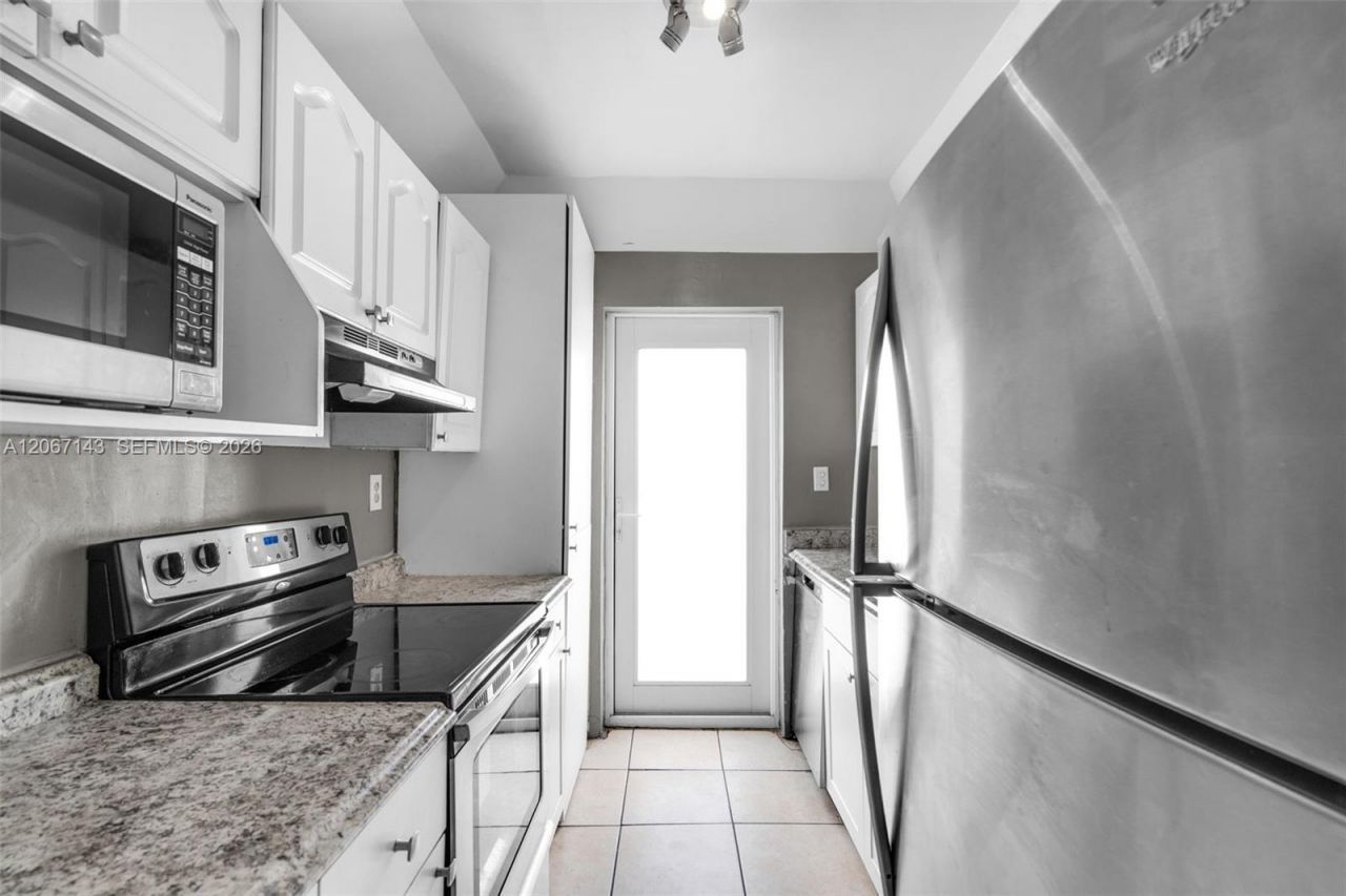 1065 98th St , Unit 1, Bay Harbor Islands, FL 33154 Photo