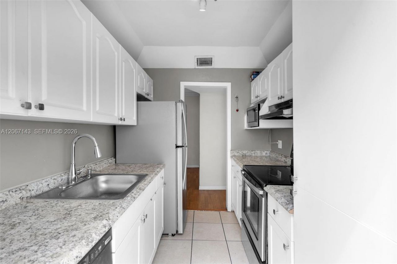 1065 98th St , Unit 1, Bay Harbor Islands, FL 33154 Photo