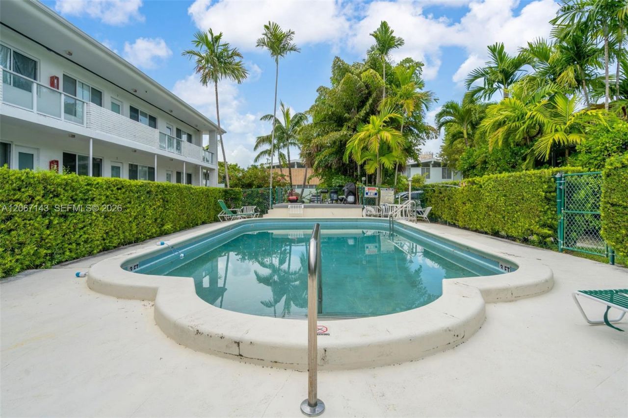 1065 98th St , Unit 1, Bay Harbor Islands, FL 33154 Photo