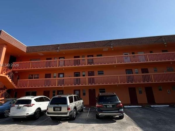 251 NE 187th St , Unit 803, Miami, FL 33179
