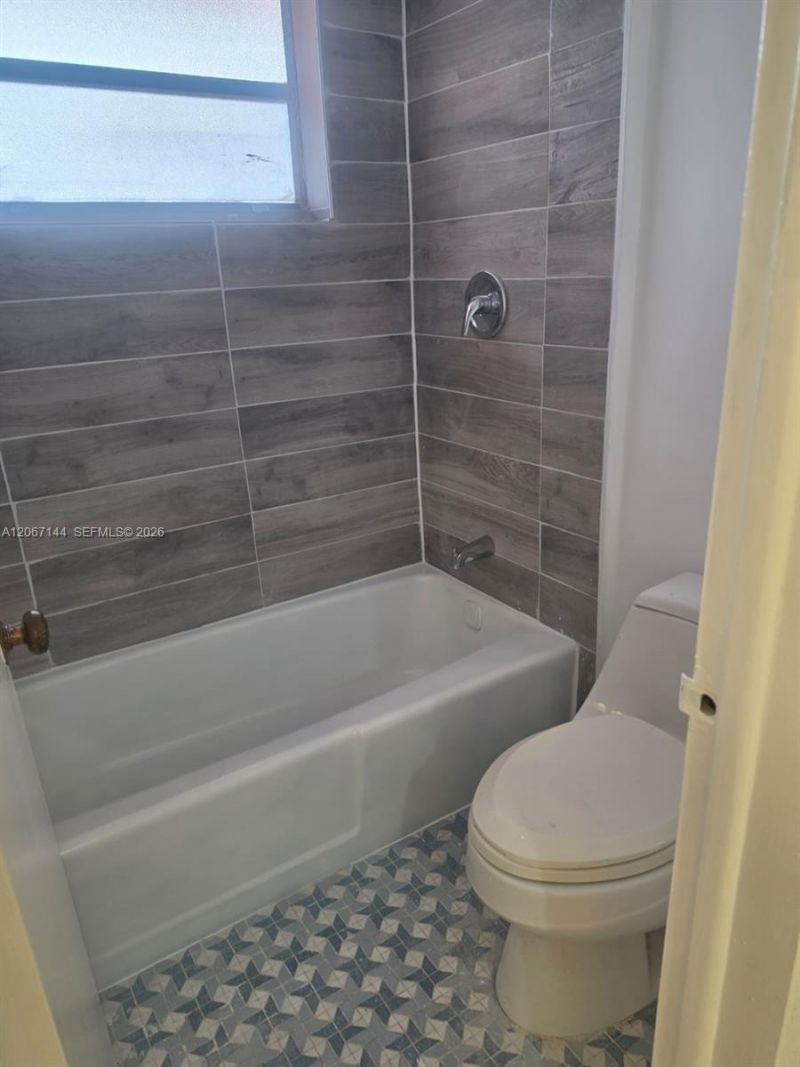 251 NE 187th St, Unit 803, Miami, FL 33179 Photo