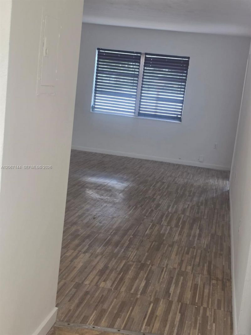 251 NE 187th St, Unit 803, Miami, FL 33179 Photo