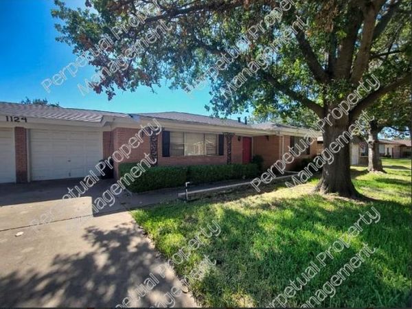 1124 Harrison Lane, Hurst, TX 76053