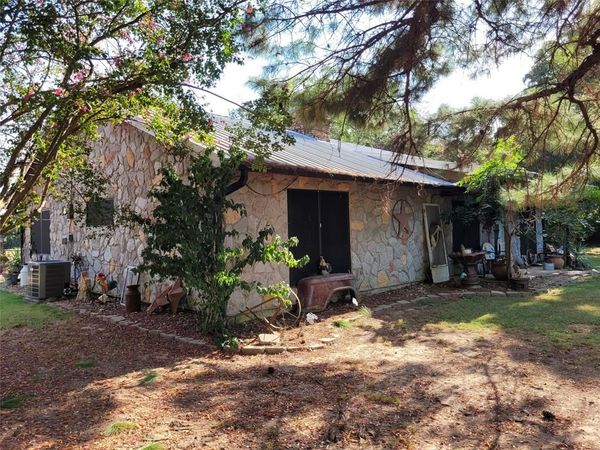 10510 U. S. Highway 82 E, Blossom, TX 75416