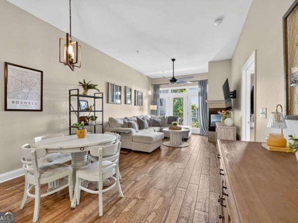 210 Creek View Lane, Unit 201, Roswell, GA 30075