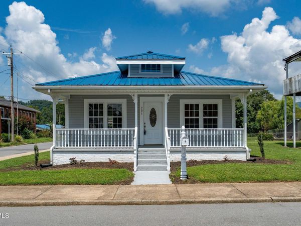 701 1st Street, Elizabethton, TN 37643