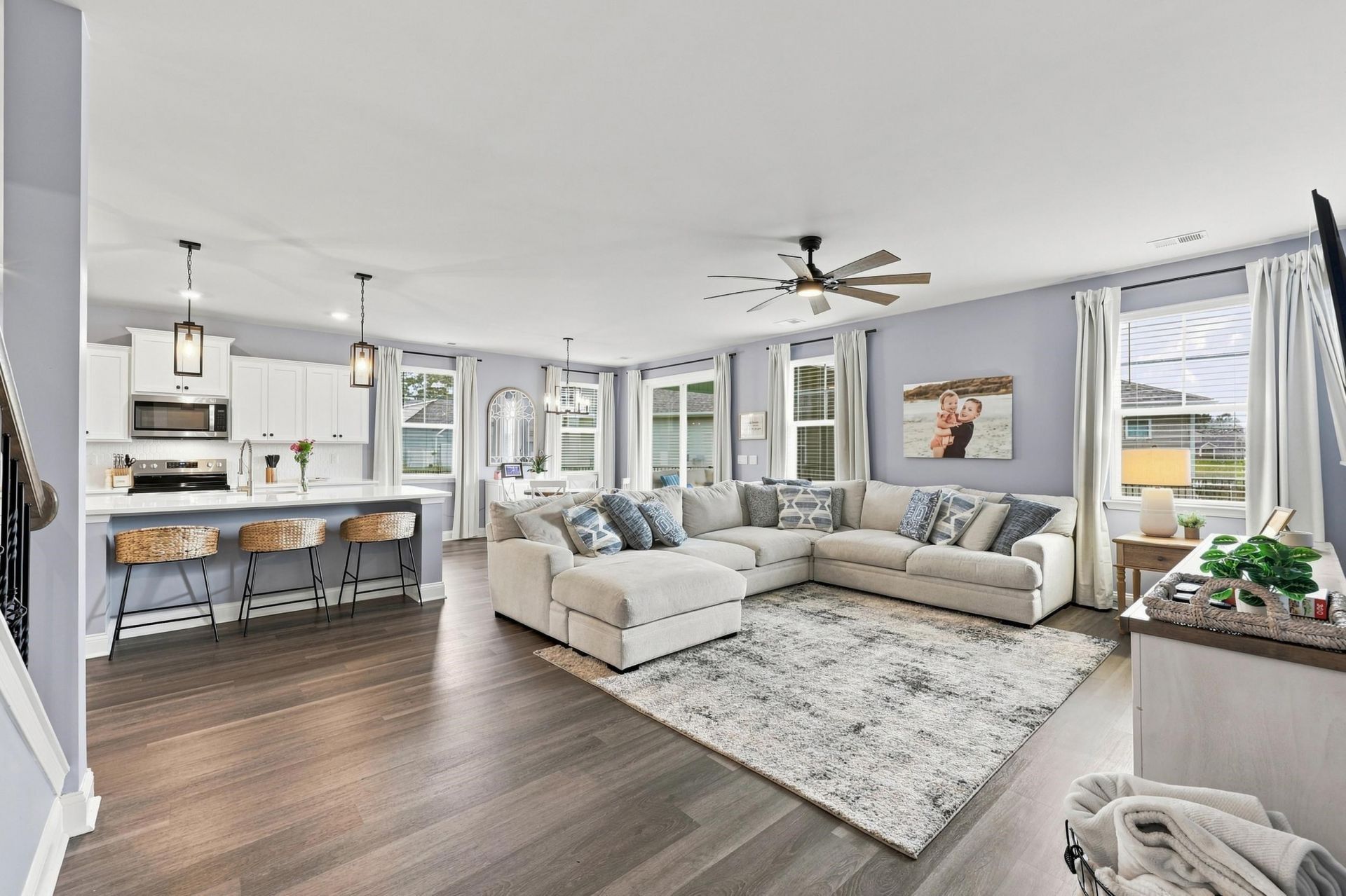 867 Ireland Dr. Photo 11