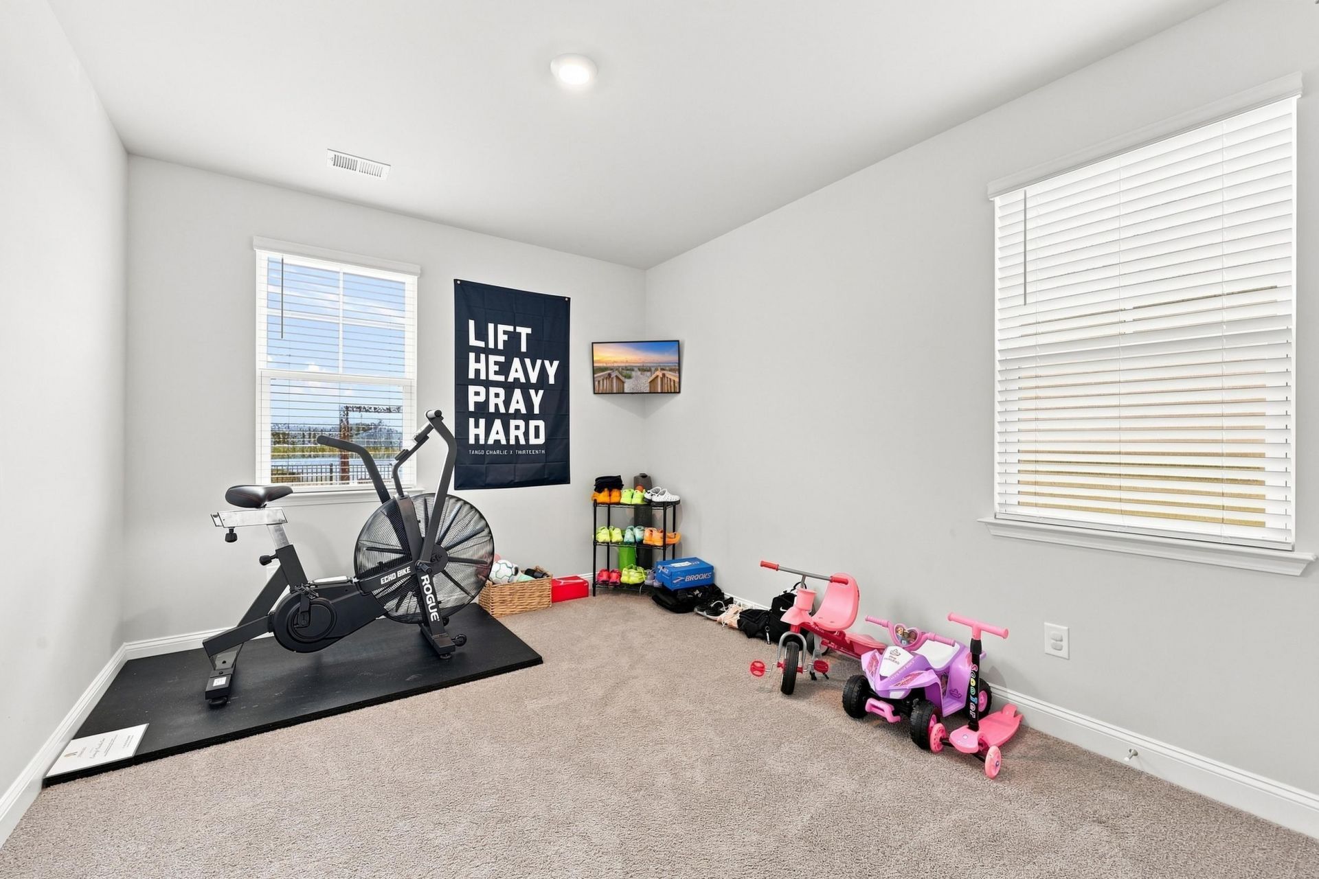 867 Ireland Dr. Photo 12
