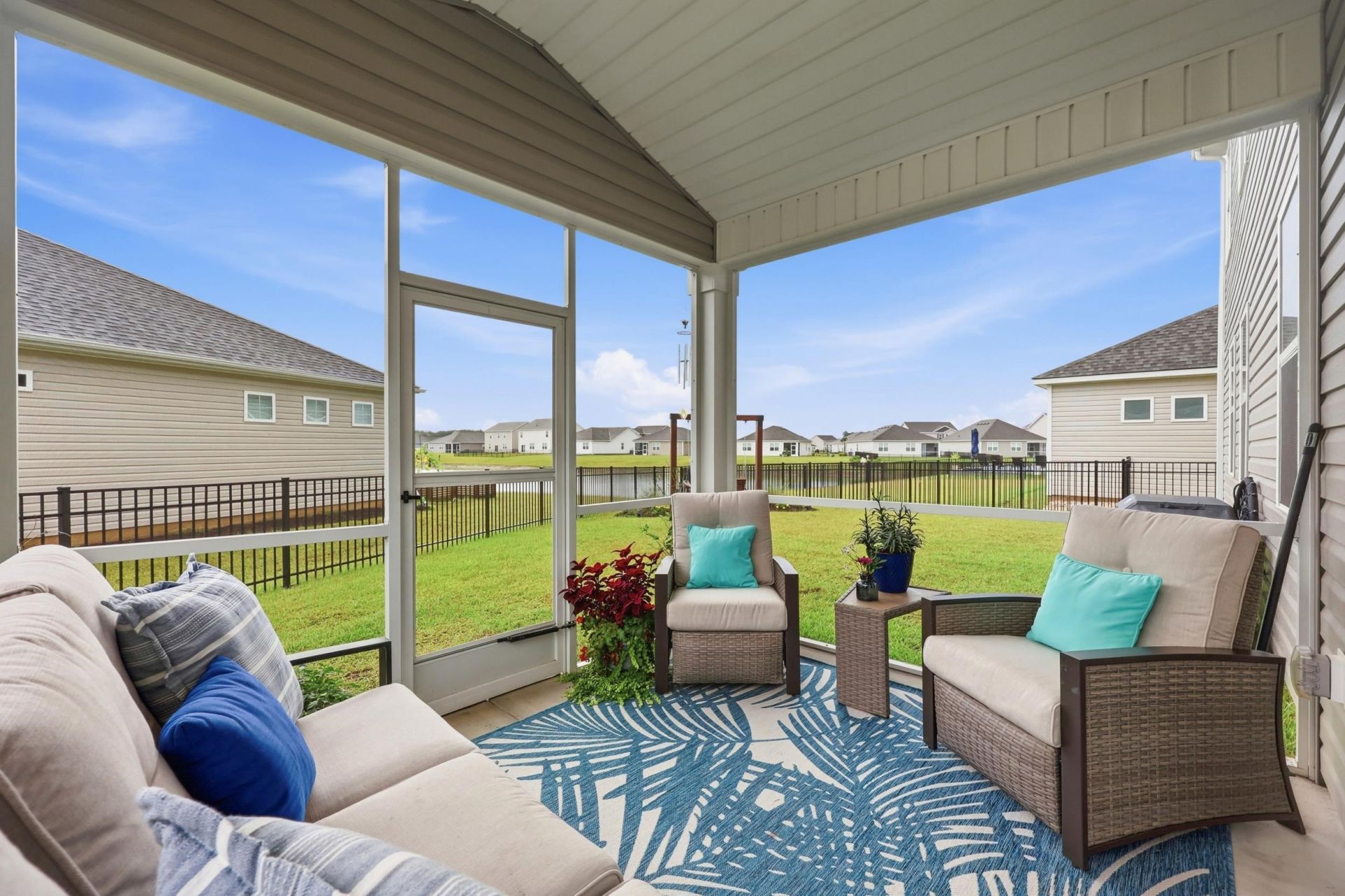 867 Ireland Dr. Photo 26