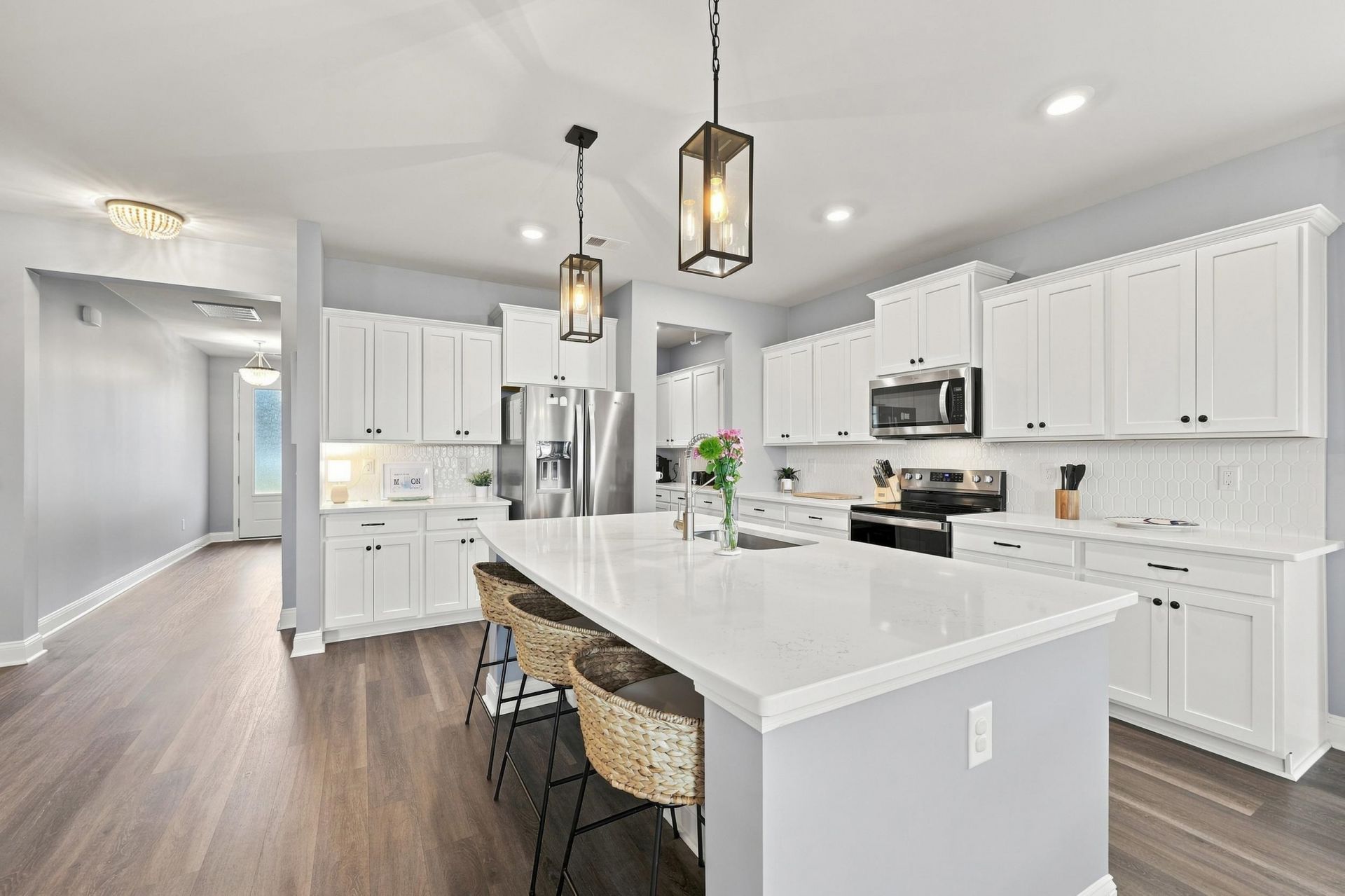 867 Ireland Dr. Photo 7