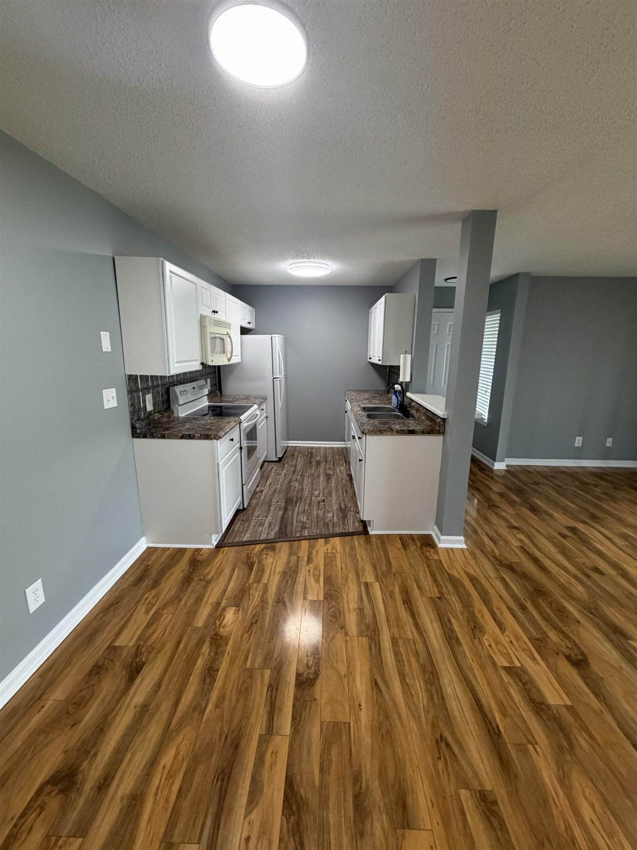 8725 Chandler Dr. Photo 4