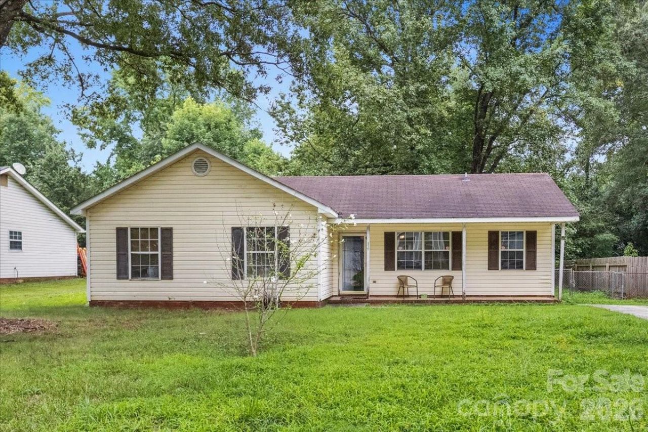 615 Pennwood Lane, Charlotte, NC 28215 Main Photo