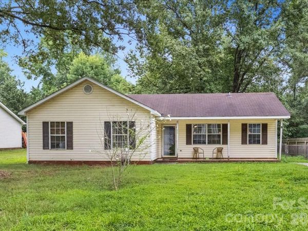 615 Pennwood Lane, Charlotte, NC 28215