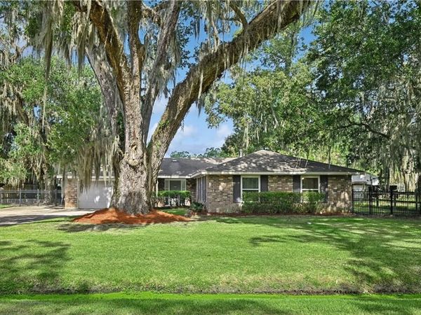 230 OAK Lane, Mandeville, LA 70448