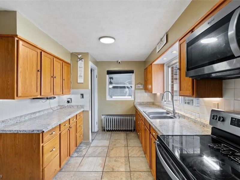 162 Perry Drive NW, Canton, OH 44708 Photo 10