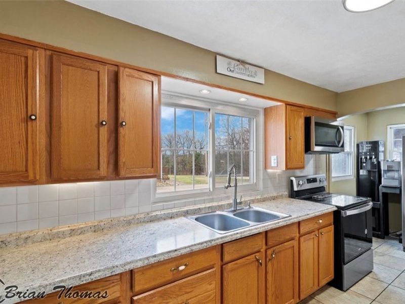 162 Perry Drive NW, Canton, OH 44708 Photo 11