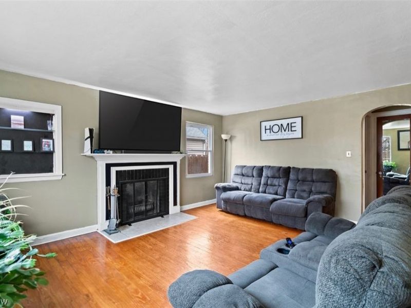 162 Perry Drive NW, Canton, OH 44708 Photo 5