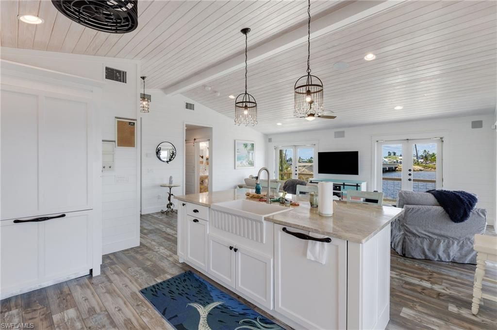 4819 Pine Island Rd Nw, Matlacha, FL 33993 Photo