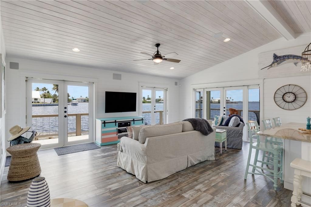 4819 Pine Island Rd Nw, Matlacha, FL 33993 Photo