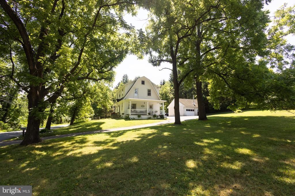 1562 YELLOW SPRINGS ROAD , CHESTER SPRINGS, PA 19425