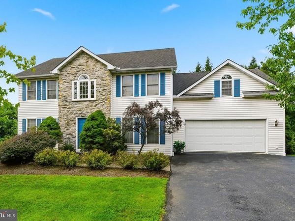 9 SYCAMORE DRIVE, READING, PA 19606