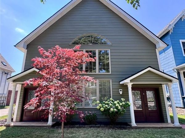 762 Columbus Parkway , Buffalo, NY 14213
