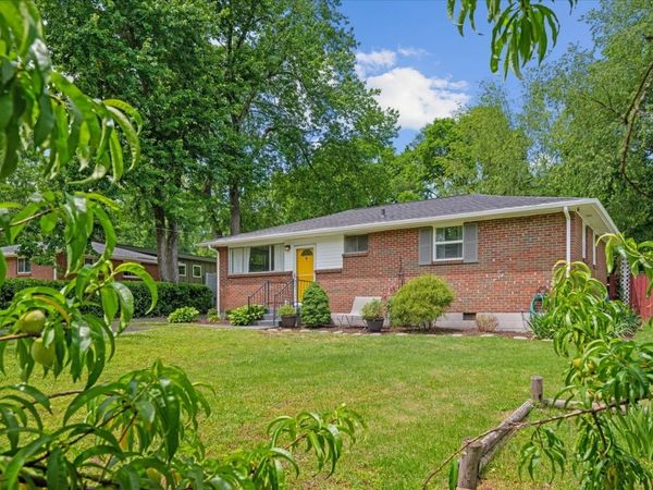 2920 Twin Lawn Dr , Nashville, TN 37214