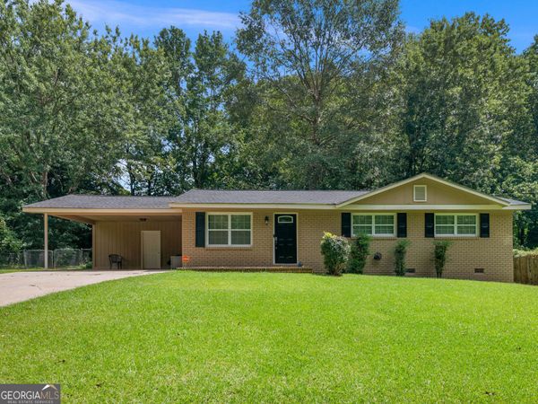 2027 Chestnut Log Drive, Lithia Springs, GA 30122