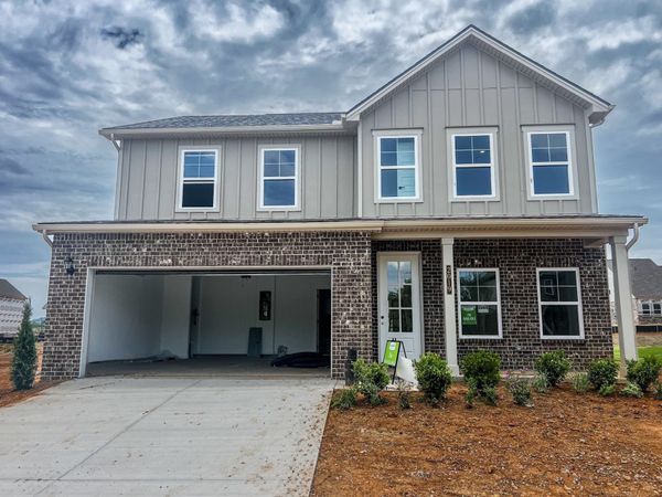 2019 Bennett Creek Dr , Columbia, TN 38401