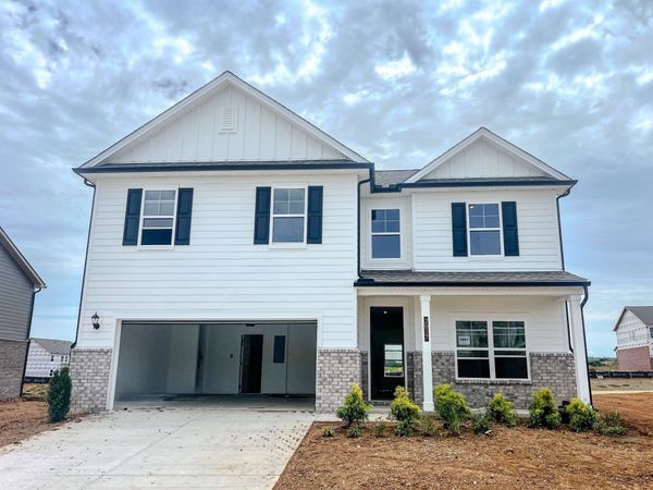 2017 Bennett Creek Dr , Columbia, TN 38401