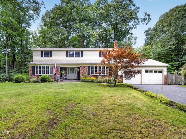 4 Catalpa Court, Ballston Lake, NY 12019