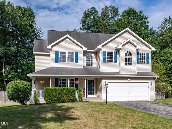 12 Berkshire Drive, Malta, NY 12020