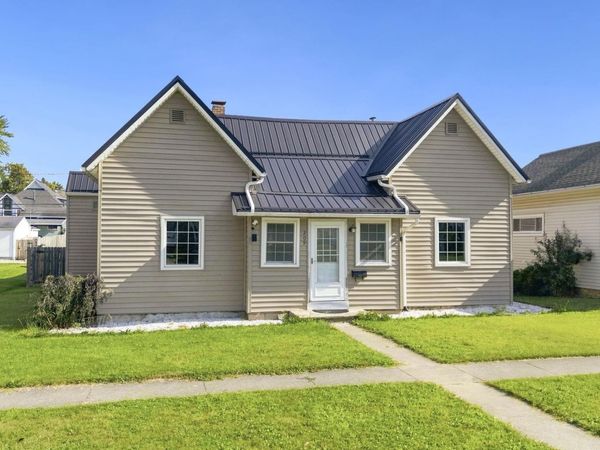 209 E Ohio Street, Bluffton, IN 46714